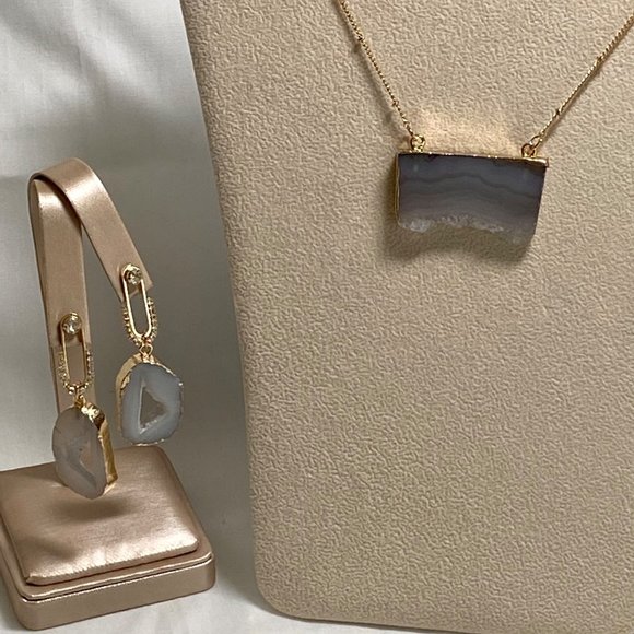 Jewelry - Agate Earrings and Necklace, 28 inch long necklace with 3 inch extender,  2 inch
